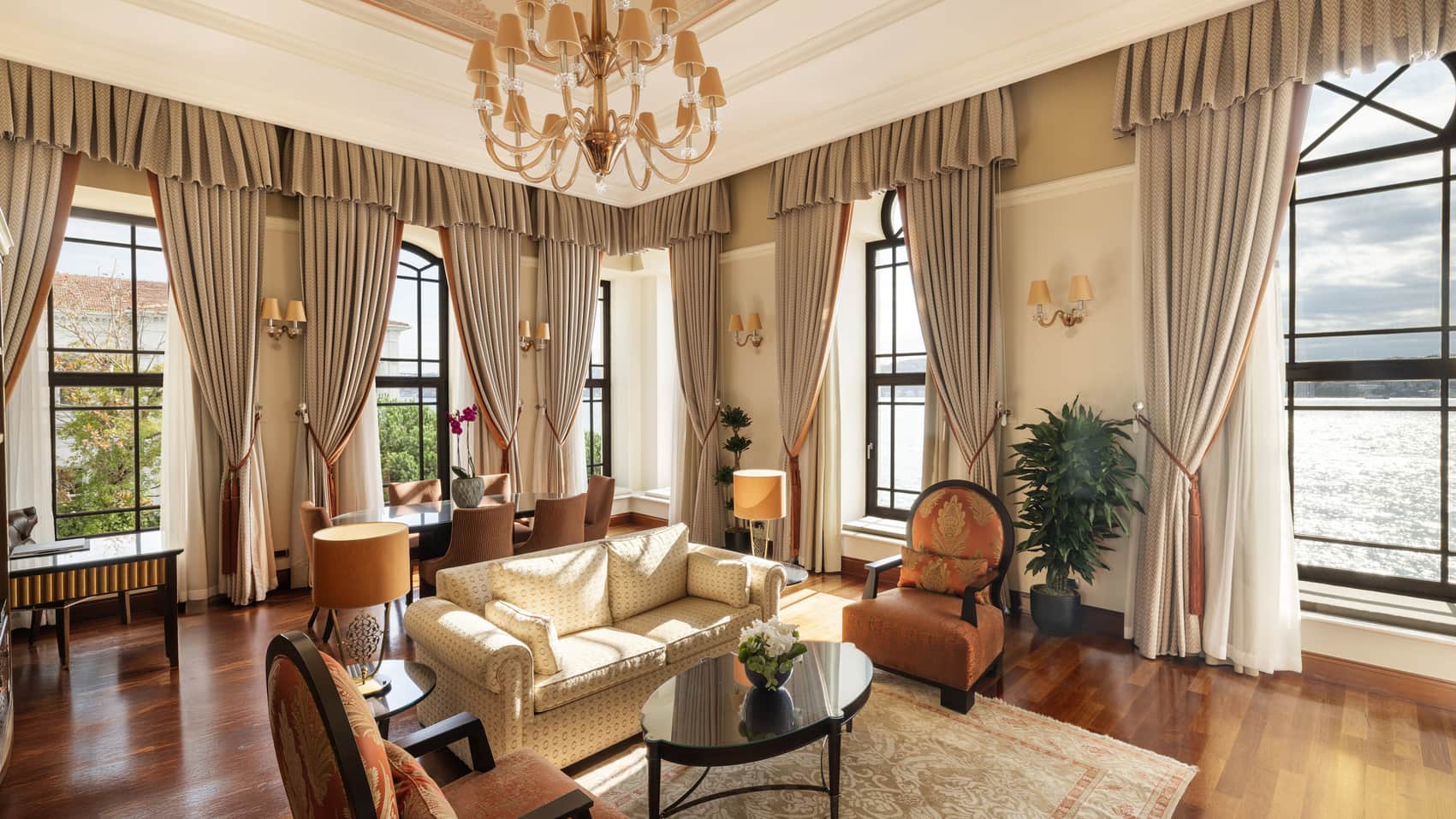 Two-Bedroom Bosphorus Palace Süit